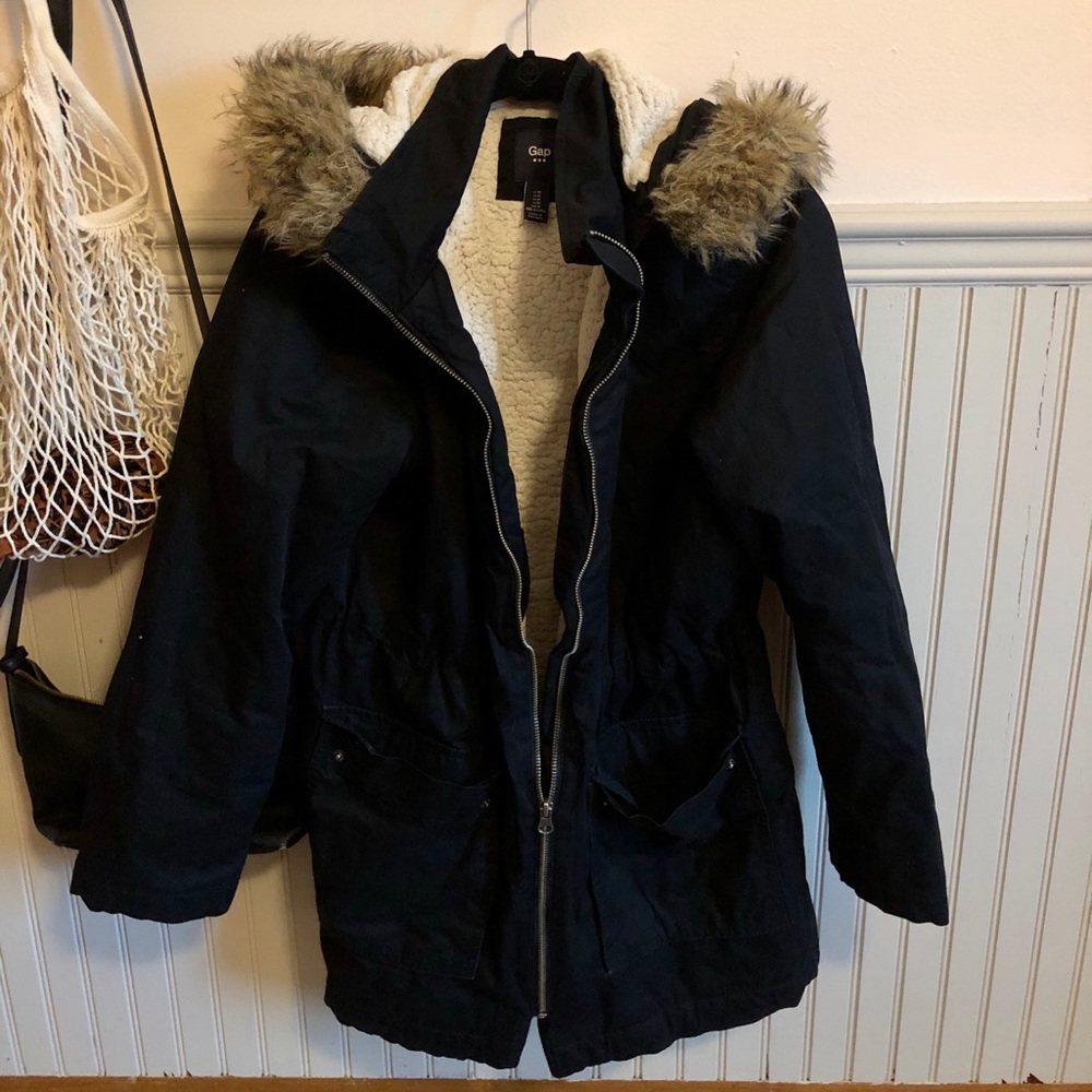Gap Sherpa lines parka